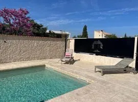Haut de villa avec piscine privée et extérieur