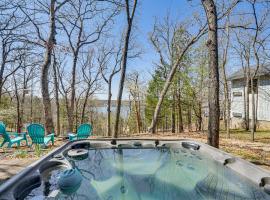 Luxury Lake Home, Amazing Views, Resort Amenities, hotel in Osage Beach