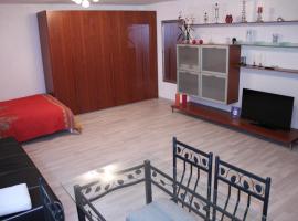 Studio 1 1/2, villa in Contone