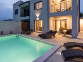 Luxury villa with a swimming pool Nova Vas, Porec - 24282