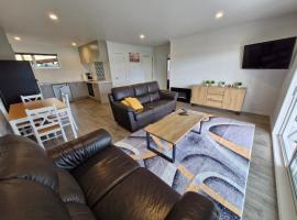 Opononi Views -BRAND NEW! AMAZING VIEWS, Unterkunft in Opononi