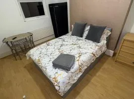 Cosy room 4 s