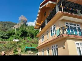 Mountain Majesty Homestay, Sombaria, hotel di Sombāri