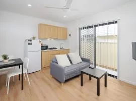 Modern Serene Studio with Free Parking & New Build