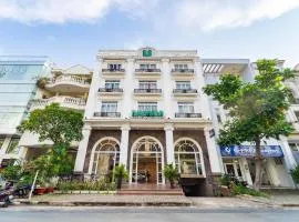 Collection O Emerald Luxury Apartment - Near SECC