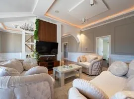 Divine Lux Apartment