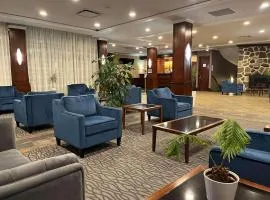 Radisson Hotel Montreal Airport、Saint-Laurentにあるモントリオール・ピエール・エリオット・トルドー国際空港 - YULの周辺ホテル