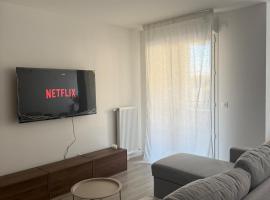 Cozy et élégant à 2 minutes de la Gare de Persan, hotel v destinaci Persan