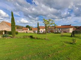 La colline de Tara, hotel v destinaci Andelaroche