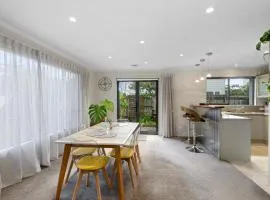 Urban and Stunning 3 bed Home in Hutt Central