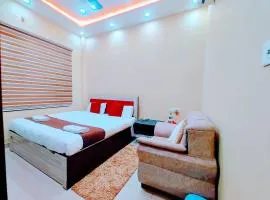 Hotel Madhur Kunj Palace- In-front of Ram Janam Bhumi