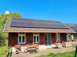 Das alte Backhaus auf dem Bio-Bauernhof