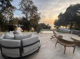 Villa ILO - devant la plage des Nonnes、メシェ・シュル・ジロンドのホテル