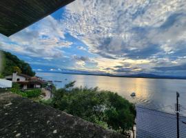 Hospede-se com conforto e vista privilegiada, Hotel in Guaraqueçaba