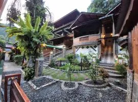 Sam's Bungalows And Treks