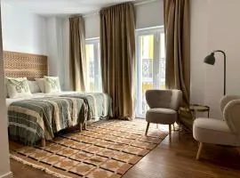 Eva Recommends Lineros