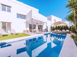 Casa Coco Stylisches Beachhouse mit Pool & Sundeck Els Poblets Denia, hotel in Els Poblets