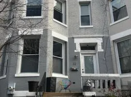 Amazing Large 4 Bedroom 3 Bathroom Home in Downtown DC Walk Everywhere