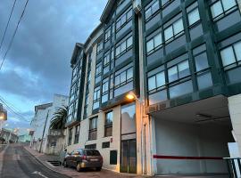 Apartamento Suite en el centro de Ortigueira, ξενοδοχείο σε Santa Marta de Ortigueira