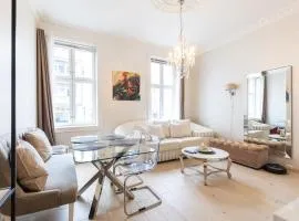 Royal Neighbourhood Elegant Flat In Central Oslo