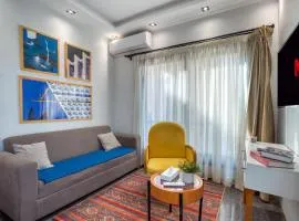 Travelholic AUC Residence