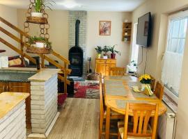 Gabi apartman, hotel con campo de golf en Fony&oacute;d