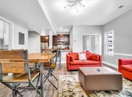 Cle Suites 2BR 1BA 5 min Walk to Cle Clinic #9, ξενοδοχείο στο Κλίβελαντ