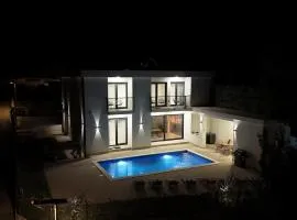 White Villa, Brac