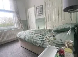 Crockets Hotel