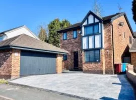Luxury 5BR Stay With City Access
