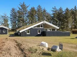 4 Bedroom Beautiful Home In Saltum