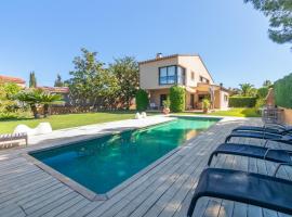 Costa Brava Relax, Gran Jardín y Piscina Privada, hotel a Montrás