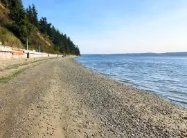 Waterfront Chalet with Hot Tub, Beach, and Views
