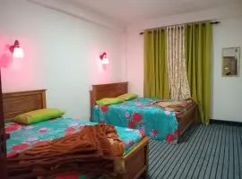 Sayst home