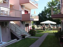 Yasoo Holiday Apartments, hotel in Olympiada