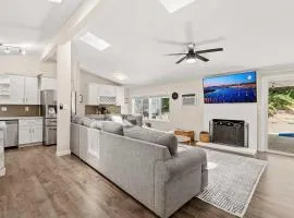 15 Min to Beach and Zoo - Hot Tub - Cozy Fire Villa Pit