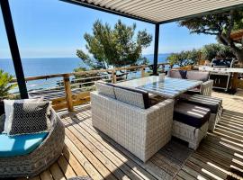 BUNGALOW DOMAINE DE L'ILE D'OR, caba&ntilde;a en Saint-Rapha&euml;l