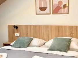 Cloud9 Airport Rooms