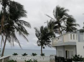 Casa Vacanza Talaonga Ocean View Resort -Viajeros Booking Services, vila v destinaci Sorsogon