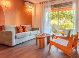 Les 15 Pins & La Mer -Le Calme d'un Parc, une Piscine, la Mer à Proximité, hotel a Antibes