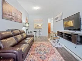 Cozy 1 Bedroom Downtown Central