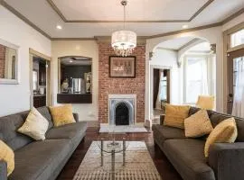 The View in DC, Elegant, King Bed, Parking & Privacy