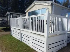 Pine Ridge Retreat With FREE GOLF and Air Conditioning