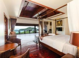 Grand View Panwa Luxury Villa, hotel v mestu Ban Ao Makham