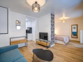 Antibes proche de la plage ,Appartement lumineux et climatisé, hotel in Antibes