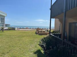 Tiki SPI Beachfront Condo, RIGHT ON THE BEACH!, apartmán v rezidenci v destinaci South Padre Island