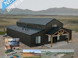 Yuba Lake Barndominium Resort, hotel na praia em Levan