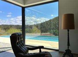 Quinta da Barrosa - Private Villa, hotel v destinaci Arouca