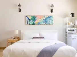 Ocean Drive South of Fifth Miami Beach Family & Pet Friendly