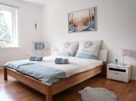 Sunny Maritime Apartment near Hannover central station, place to stay in Hannover